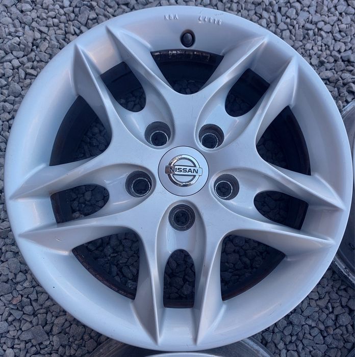 5 114,3 R15 Nissan X trail Maxima  Renault Megan  Scenic