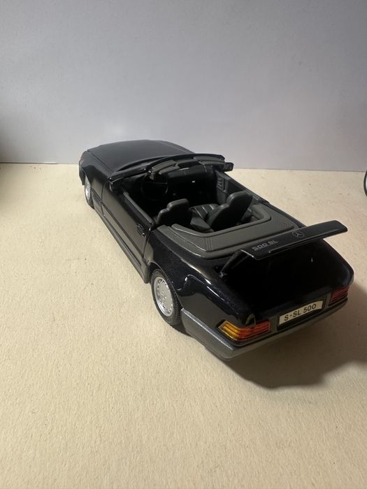Mercedes 500SL 1:24