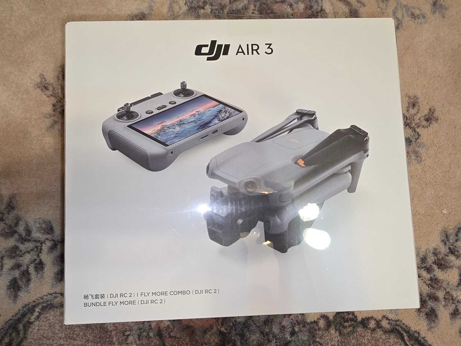 Dron DJI Air 3 RC 2 Fly More Combo