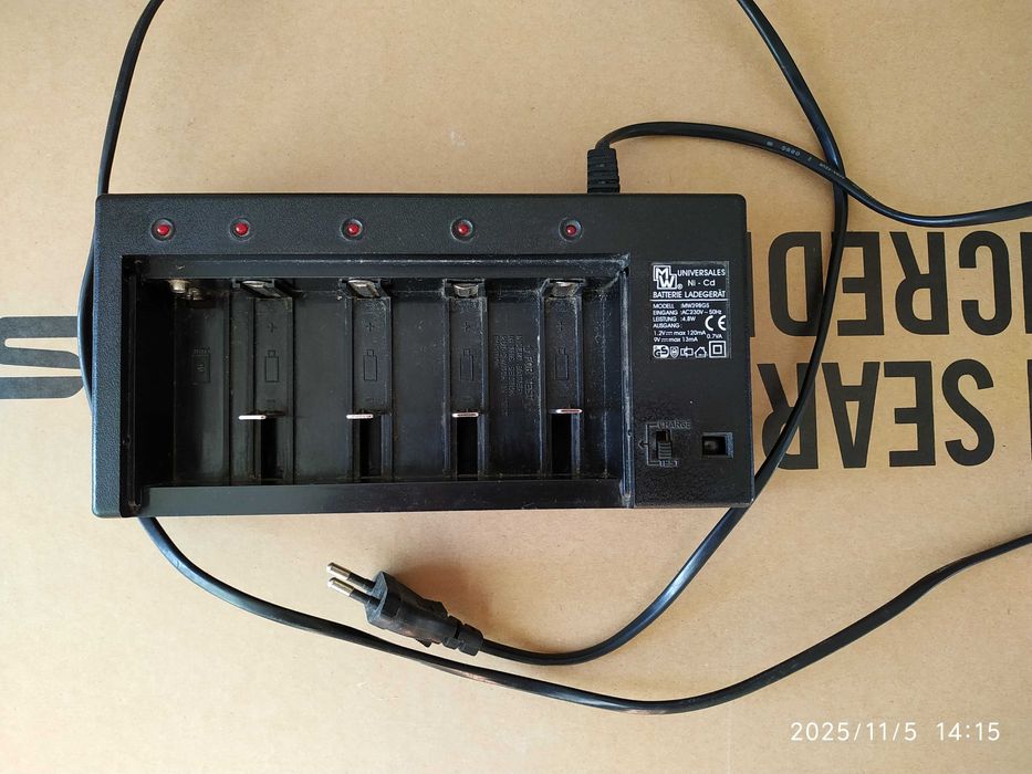 Продам зарядний пристрій.