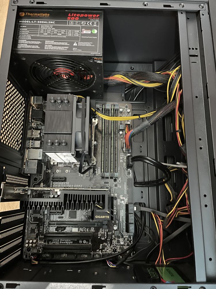 Komputer stacjonarny Intel i7, 24gb ram, 500 gb ssd.