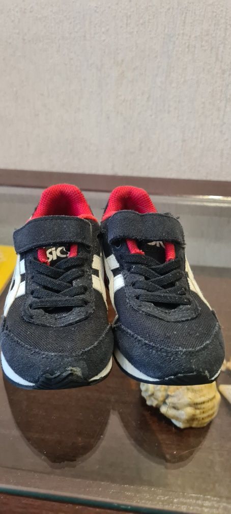 Кросівки "Asics"