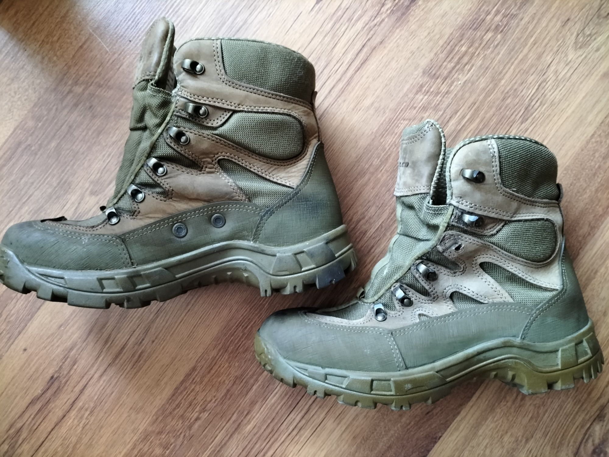 Buty Wellco M760 Combat Hiker 8W (EUR 41) - kontrakt - uszkodzone