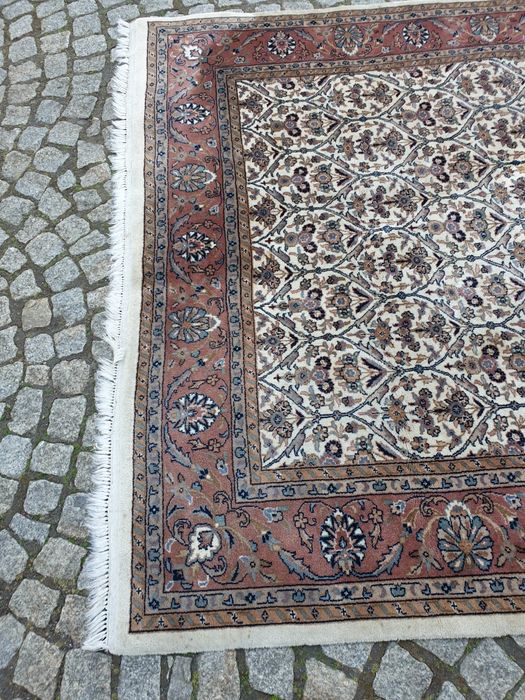 Piękne stare dwa dywany jedwab na jedwabiu