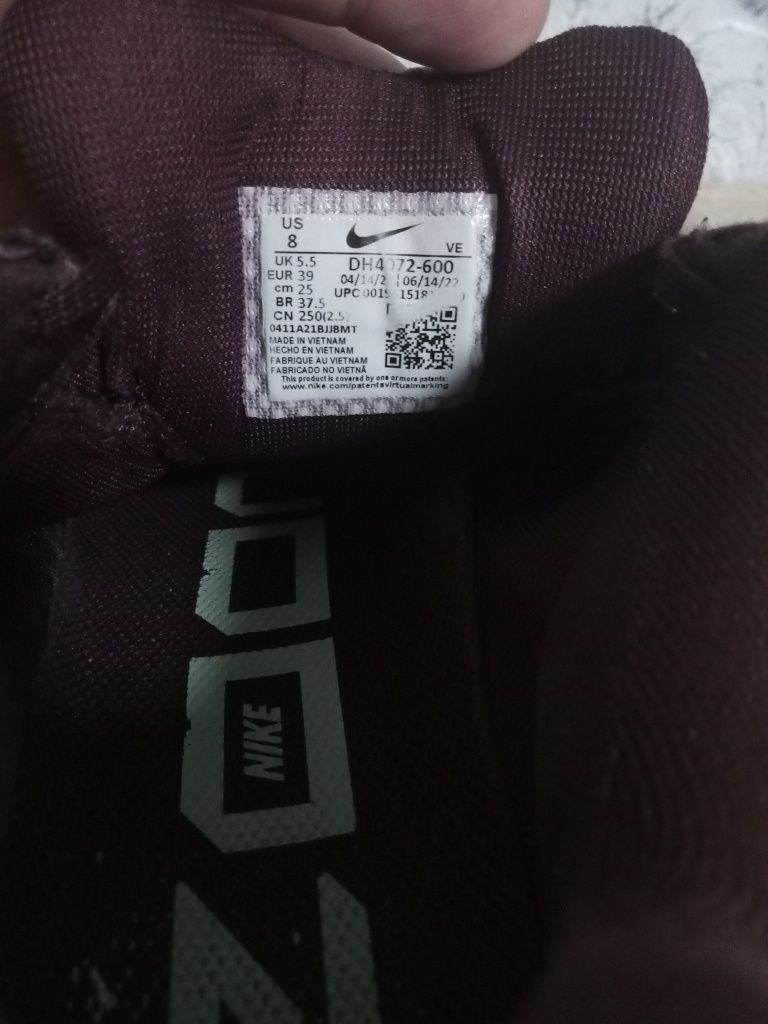 Кроссовки женские Nike.Беговые.39.р.оригинал