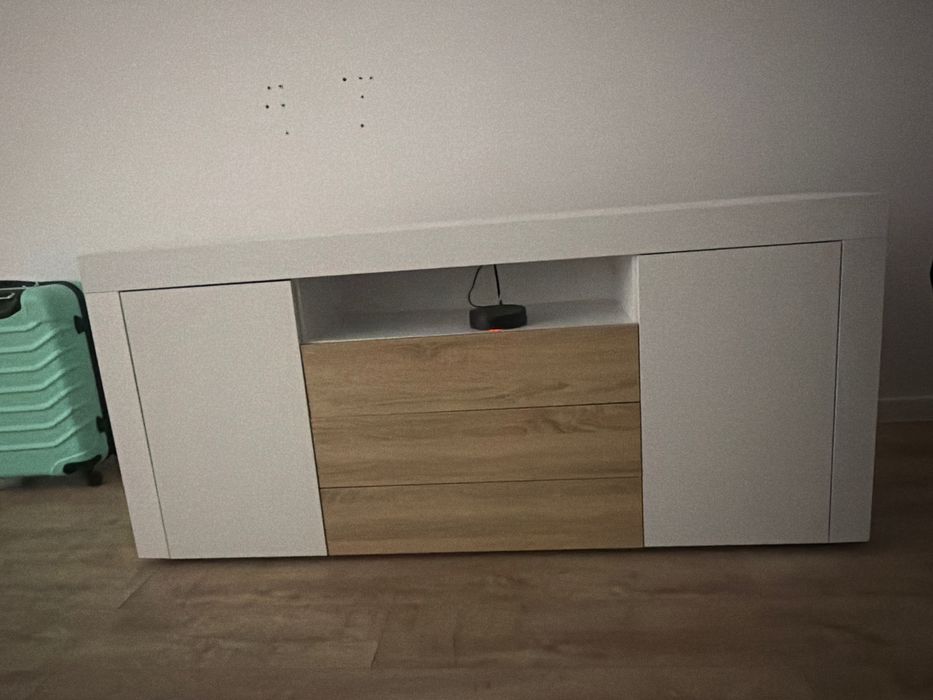Komoda biala RTV