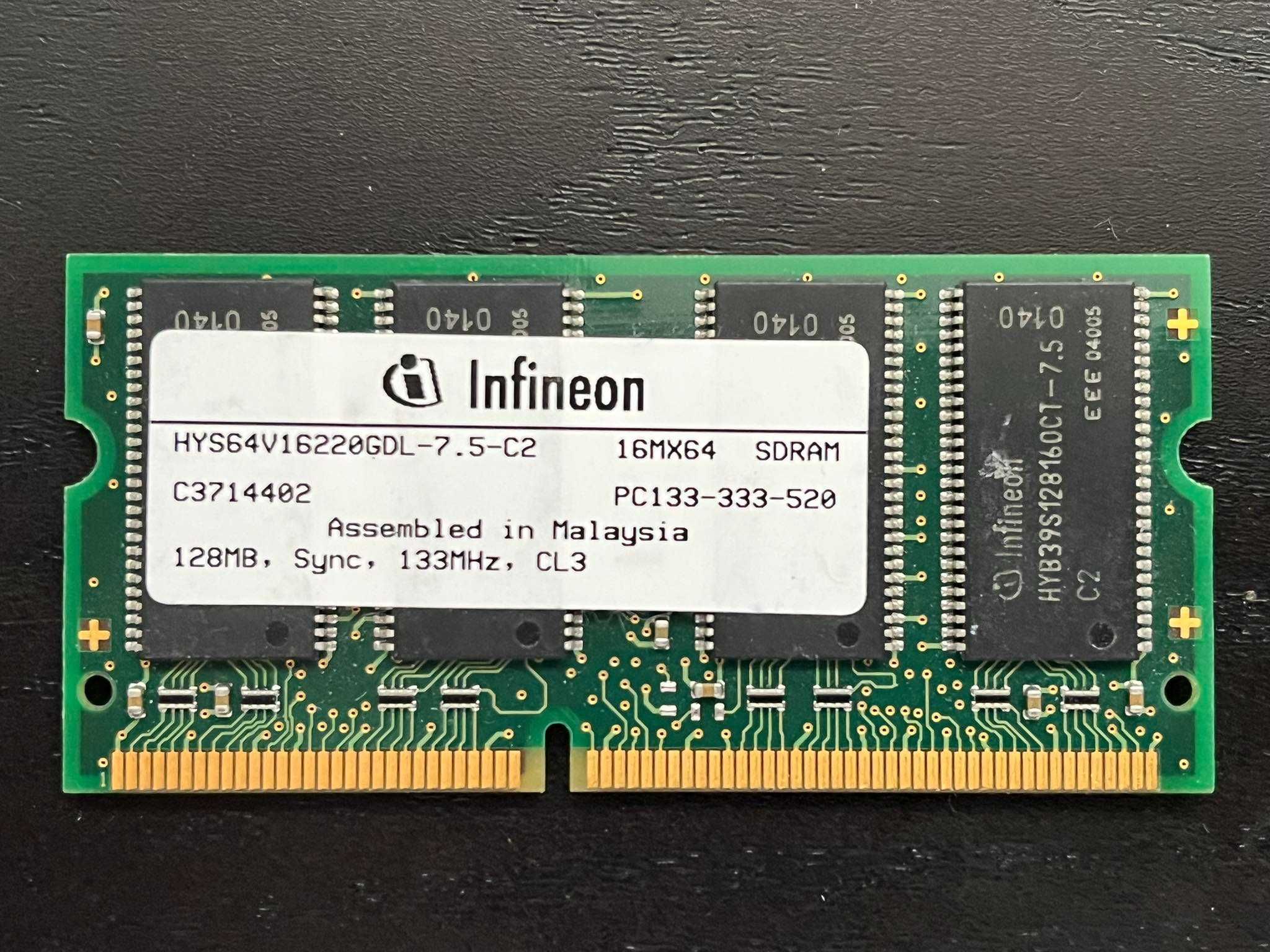 Infineon HYS64V16220GDL-7.5-C2 Laptop SD RAM 133MHz 128MB