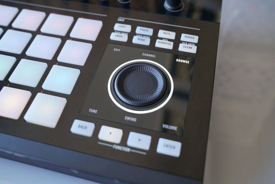 Como N O V O ! ! » Native Instruments Maschine Studio