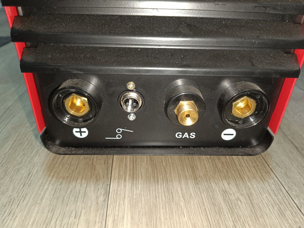 Продам Тиг апарат Vitals tig 2000 ALU puls