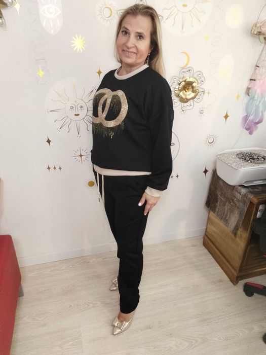 Wikiland Piękny  Dres * Sportowa elegancja *Cyrkonie * Masełko 42-46