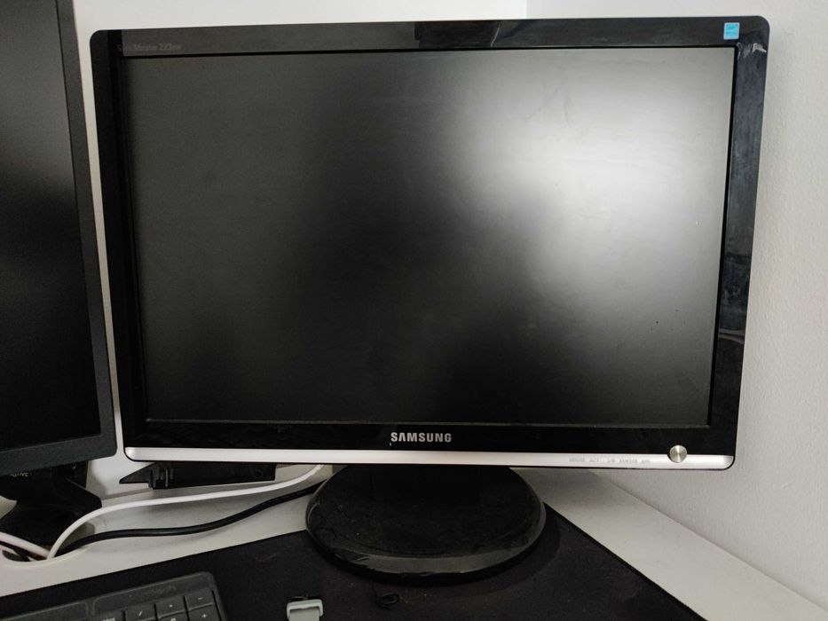 Monitor 22" Samsung SyncMaster 223bw (com avaria!)