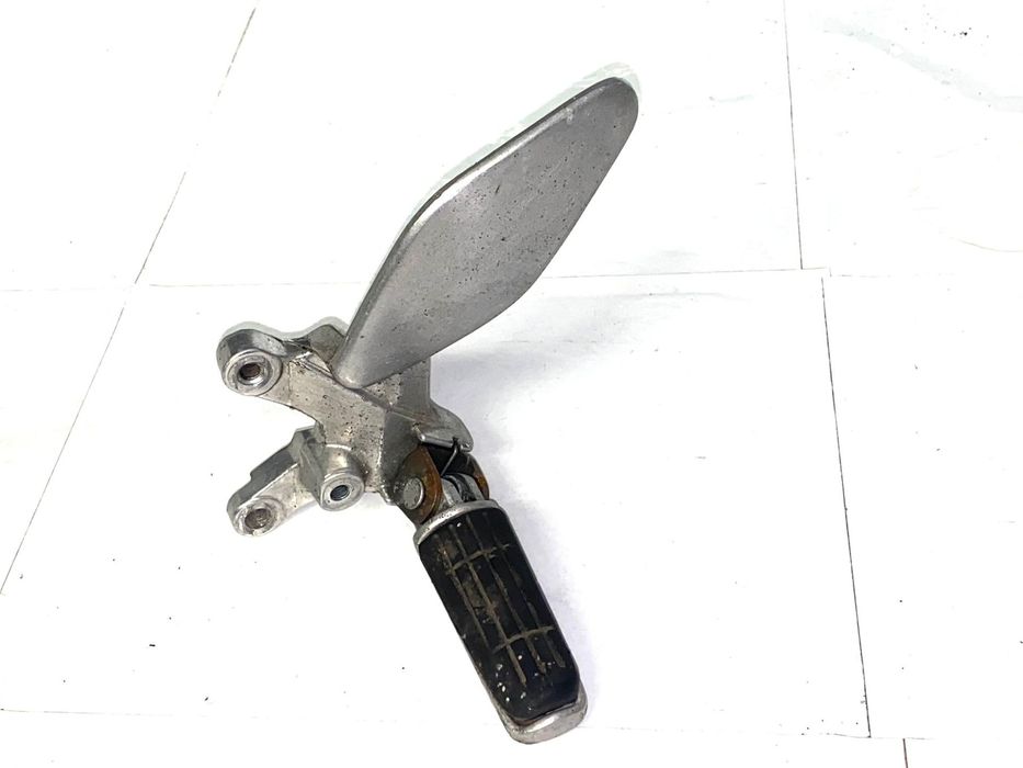 pousa pes frente esquerdo yzf 600 thundercat peça usada