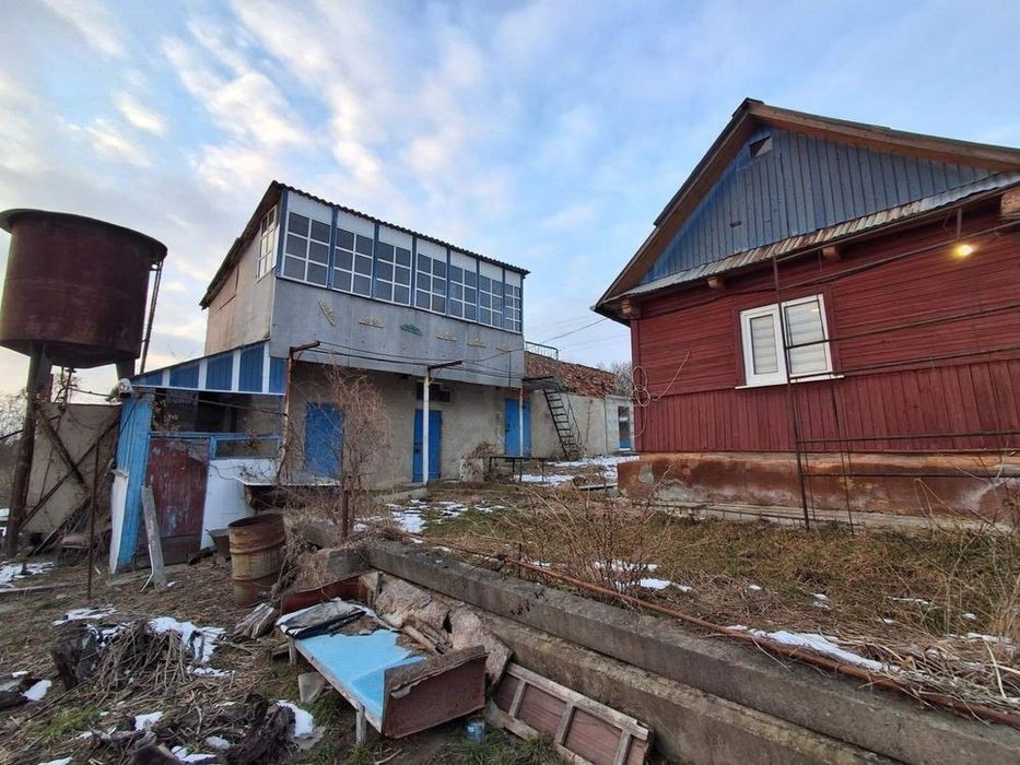 Частина будинку в Ясининичах.