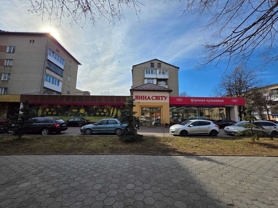 Пропонується в оренду приміщення по вул.Галицька, 93