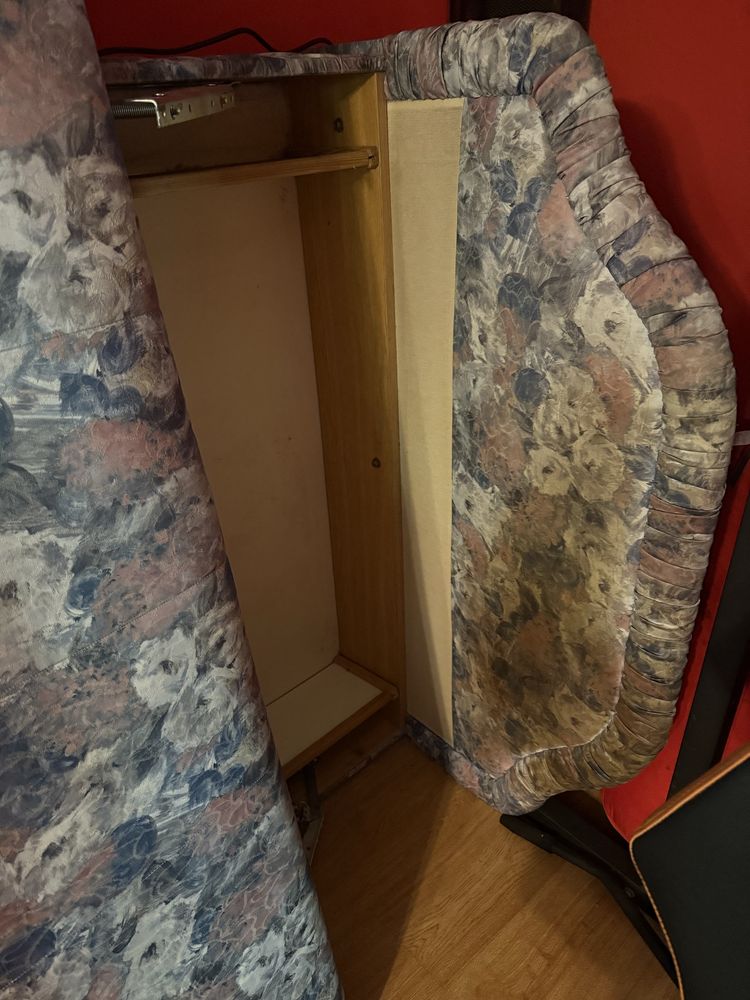 Sprzedam tapczan w bardzo dobrym stanie – 300 zł