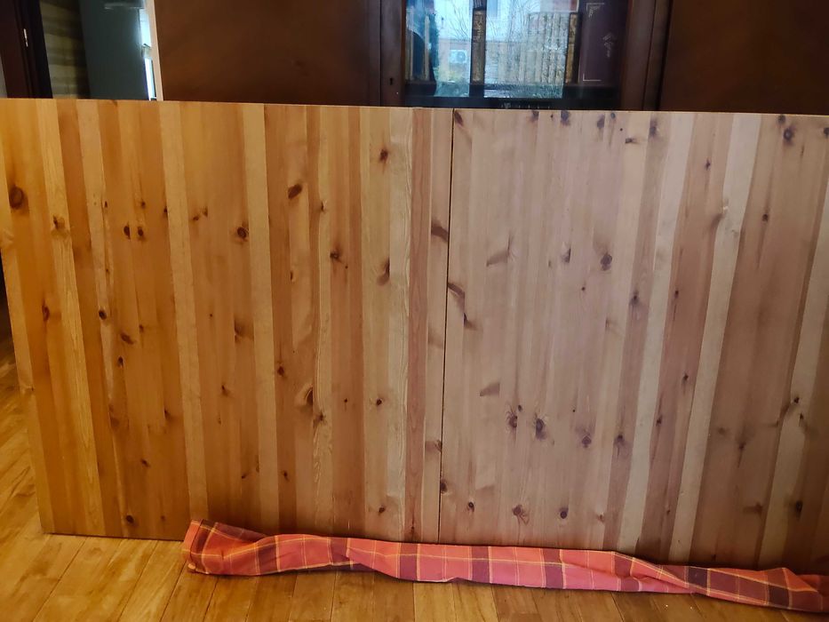 Stół 207 cm długość, 107 cm szerokość (nawet większy bo rozkładany)