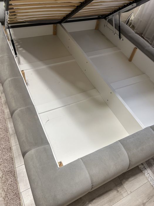 Ліжко королівське велюрове