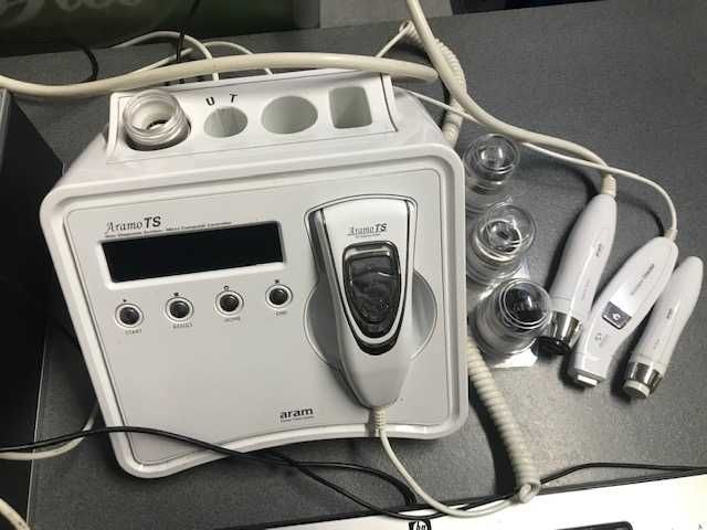 Máquina para diagnóstico capilar e cutâneo