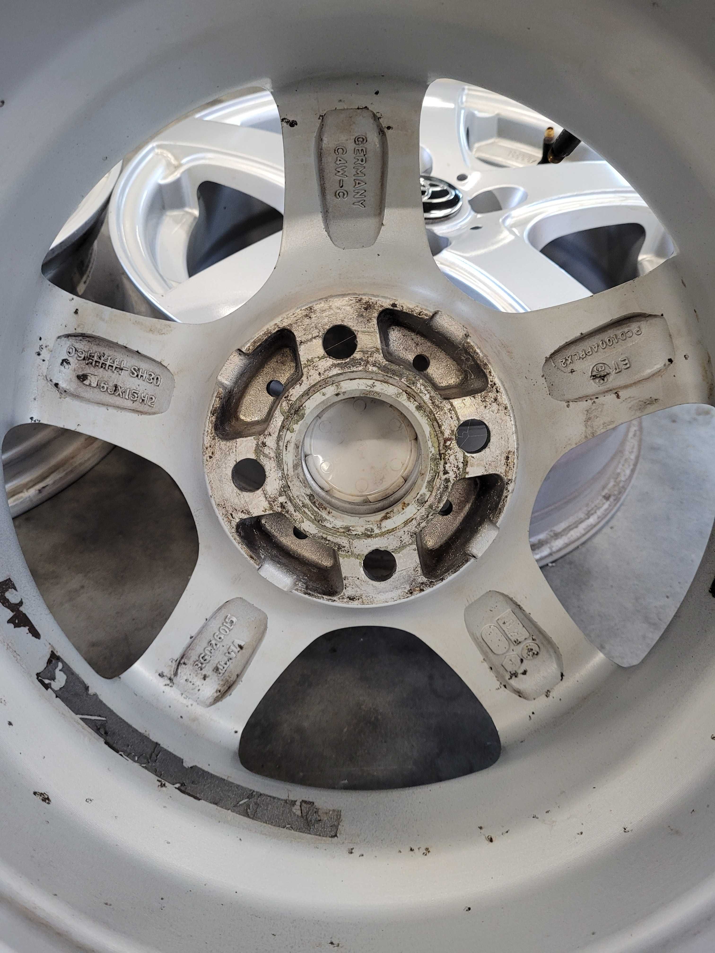 Felgi aluminiowe r 15 toyota 4 x 100