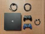 Vendo PlayStation 4 Pro 1TB + 1 comando + 1 comando extra.