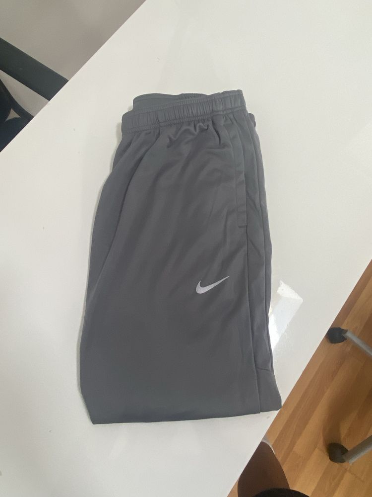 Calças Nike Cinzentas Novas Com Etiqueta