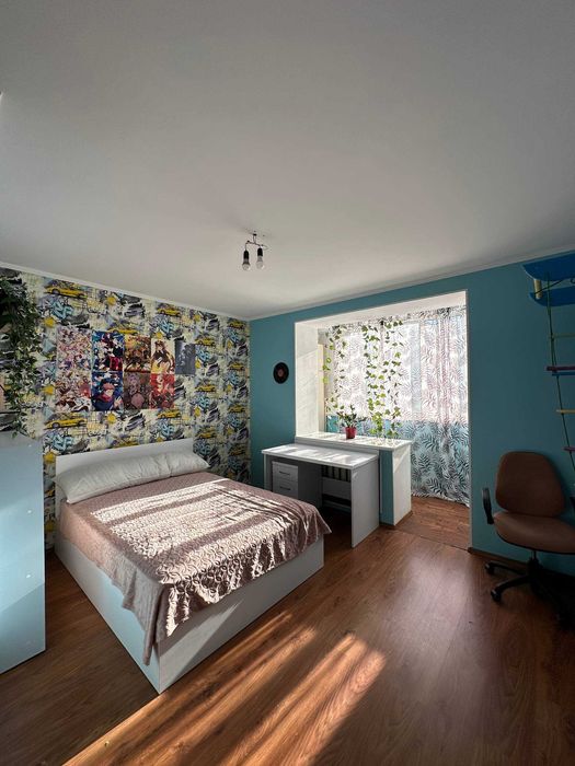 Простора 3-кімнатна квартира поряд з парком Перемоги!