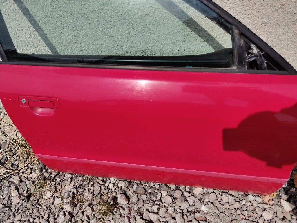 Prawe drzwi przód audi A4 b5 ly3h