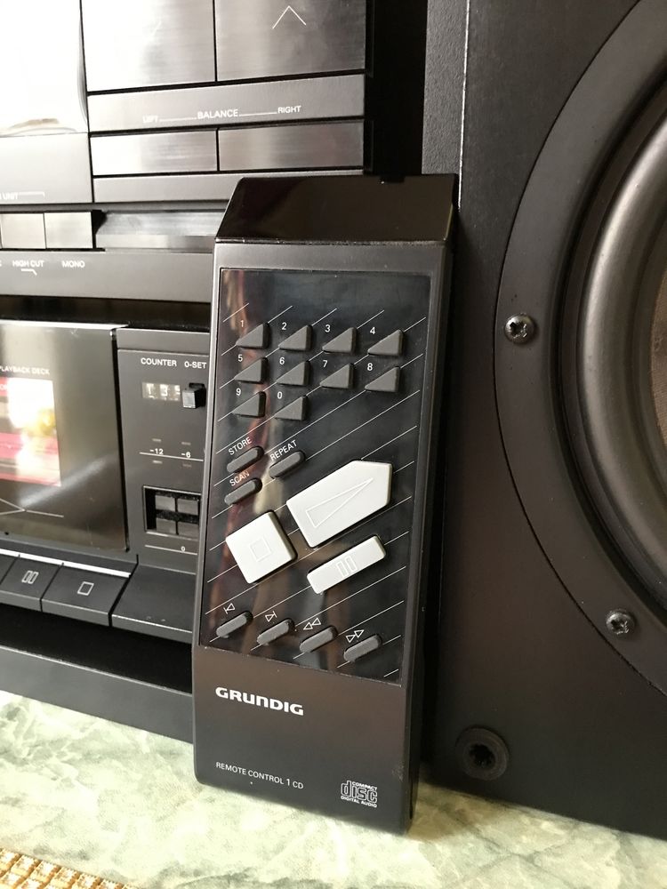 Топова стереосистема Grundig 8000 серії