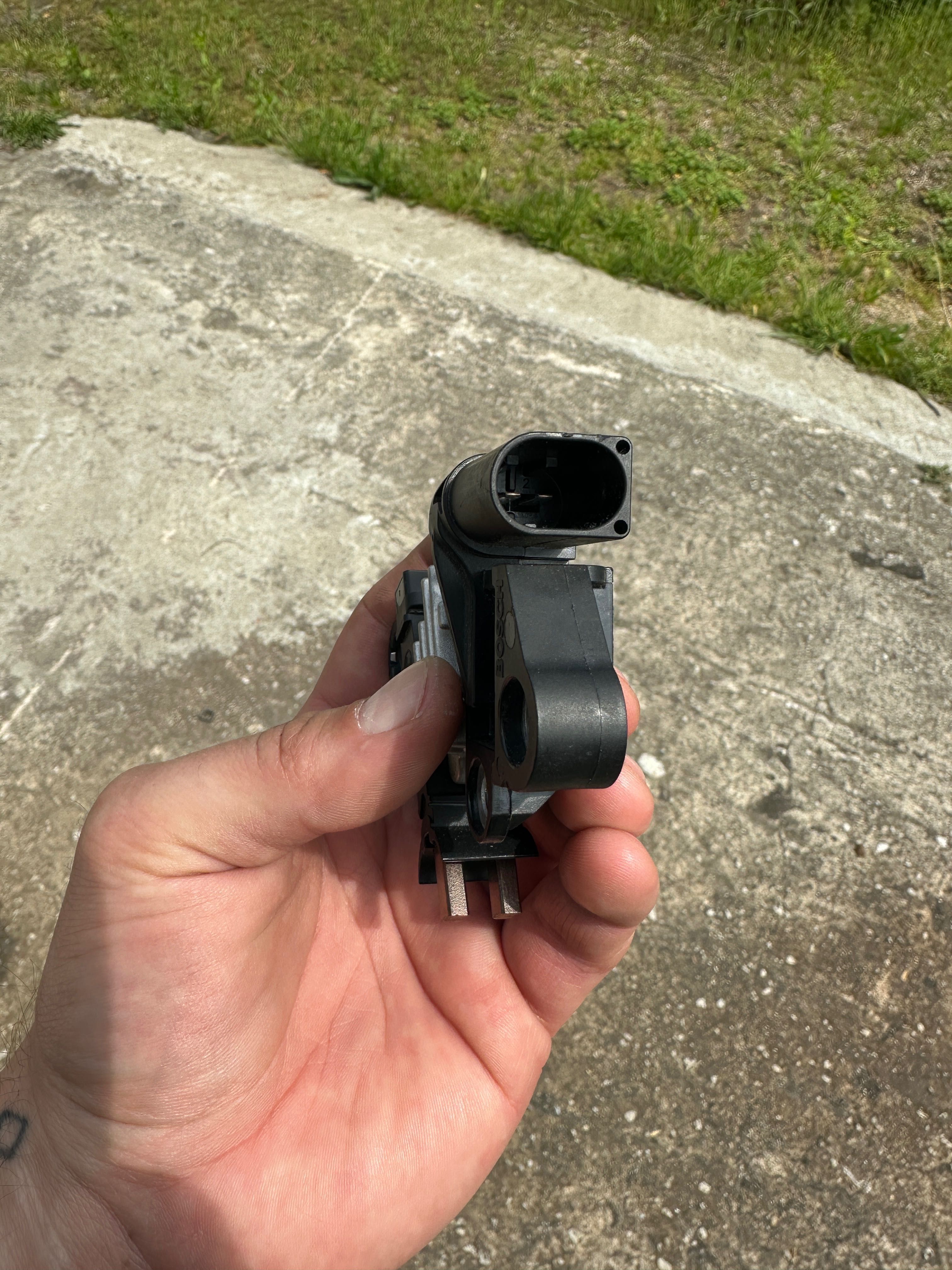Regulator napięcia alternatora BOSCH