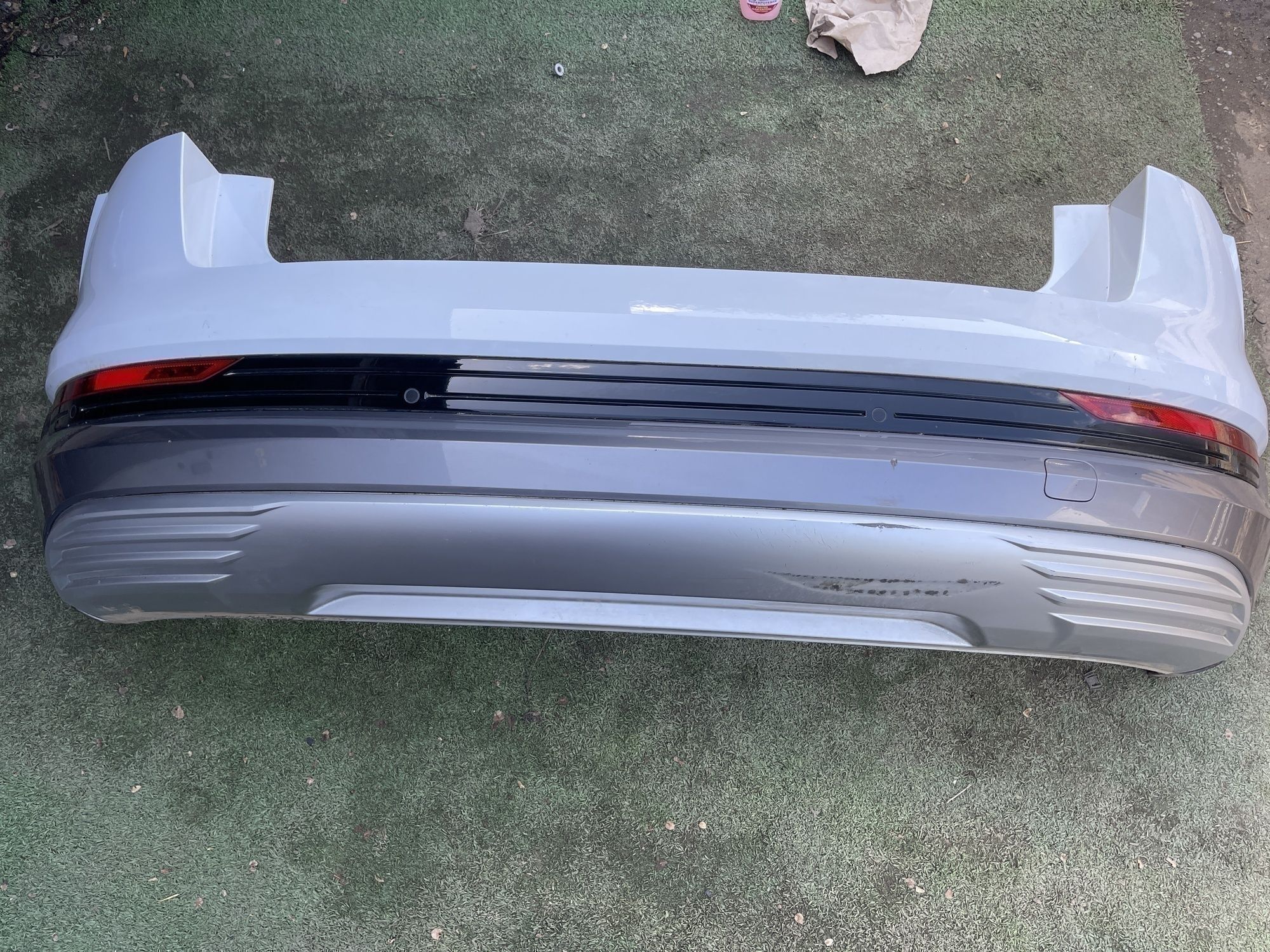Задній бампер 4KE AUDI E-Tron колір 2Y / S9R 2019-