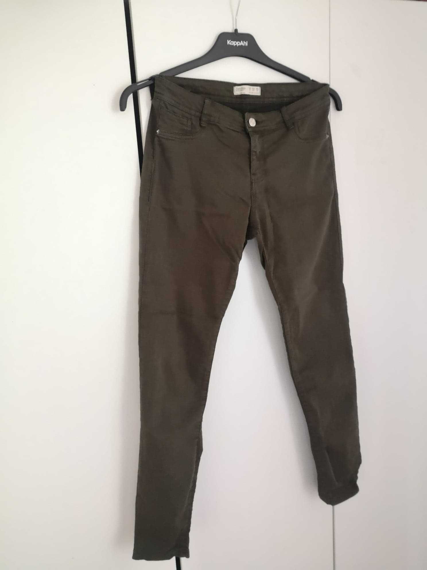Bershka spodnie oliwkowe zielone khaki rurki 38 M damskie