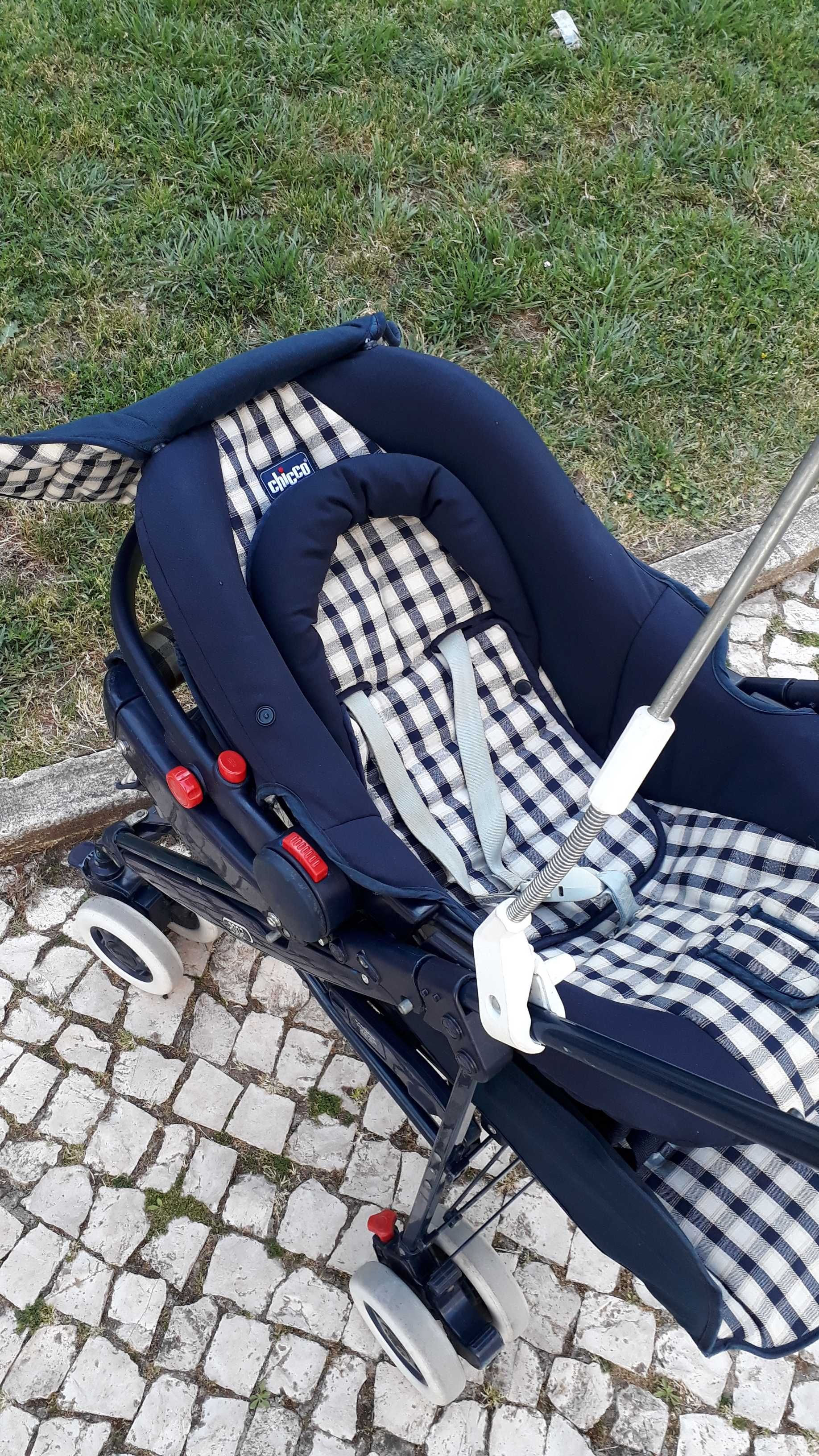 conjunto trio de carrinho bebé da Chicco, cadeira, berço e ovo.