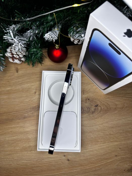 iPhone Silver 14 pro Max 256gb (9.5/10)-
оригінал із Німеччини