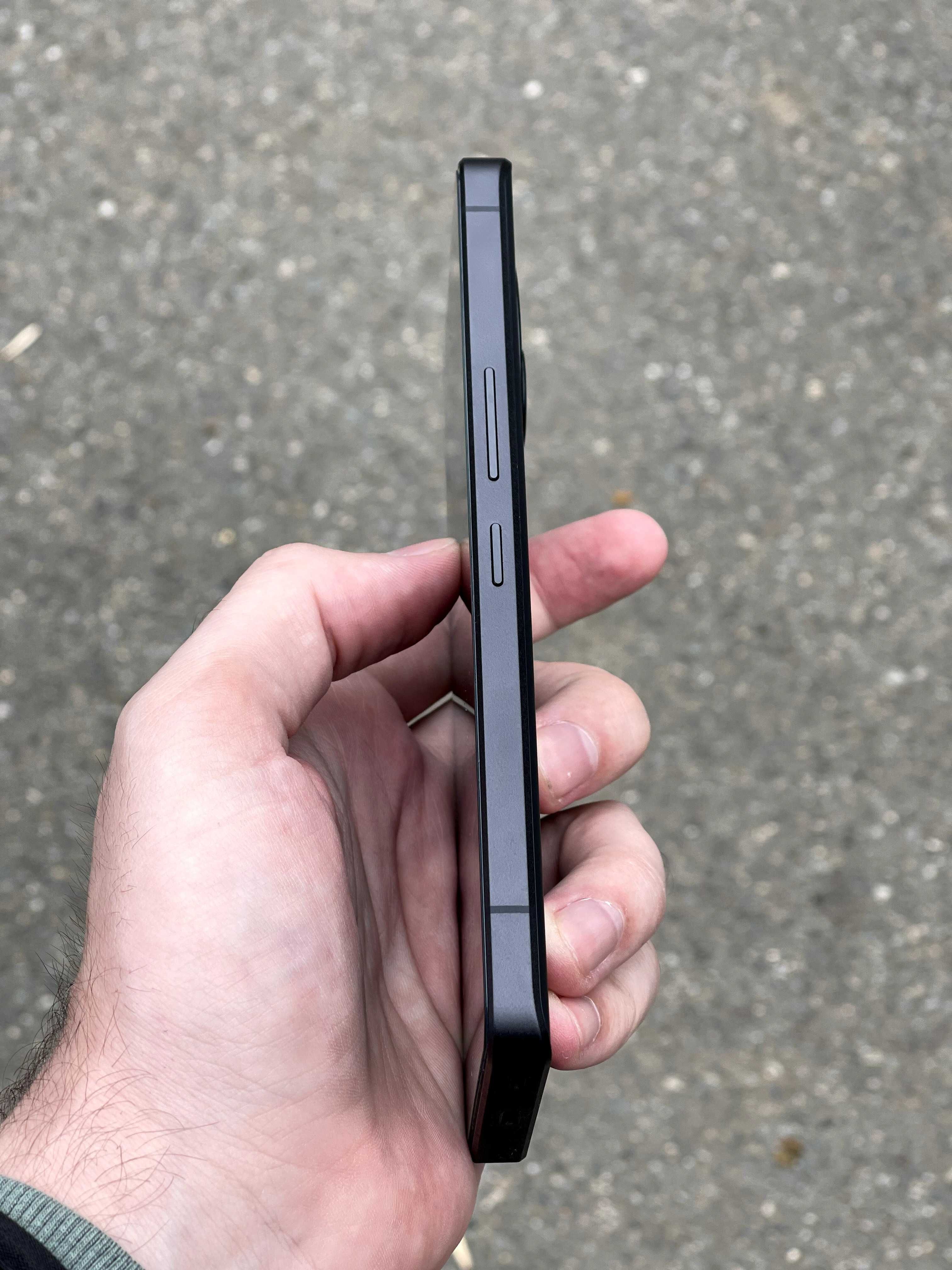 Sharp Aquos R8 pro 12/256gb без выгораний