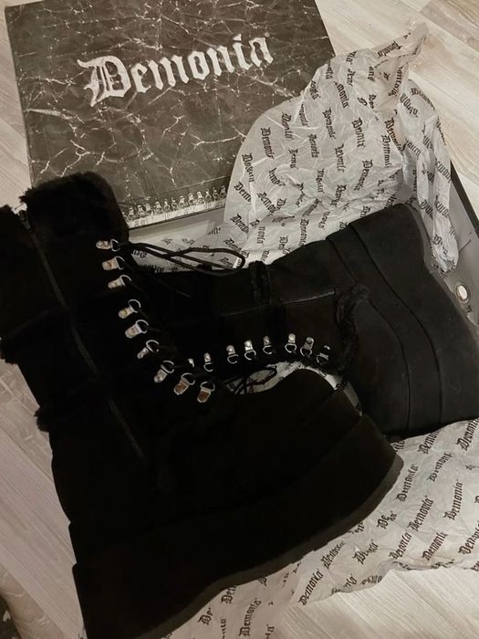 demonia bear boots
