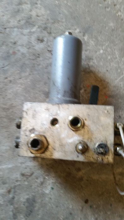 rozdzielacz hydrauliczny