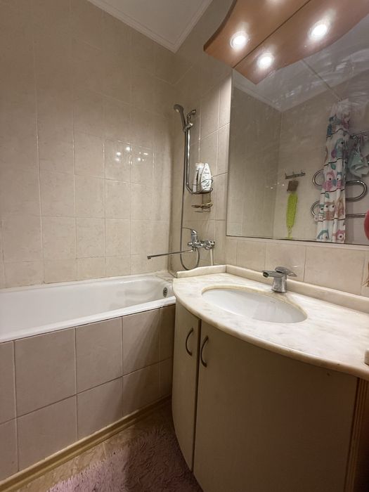 Продаю 2х кімнатну квартиру в ценральному районі міста