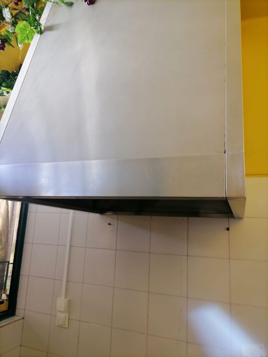 Arrenda Loja / Café no Mercado de Vila Viçosa