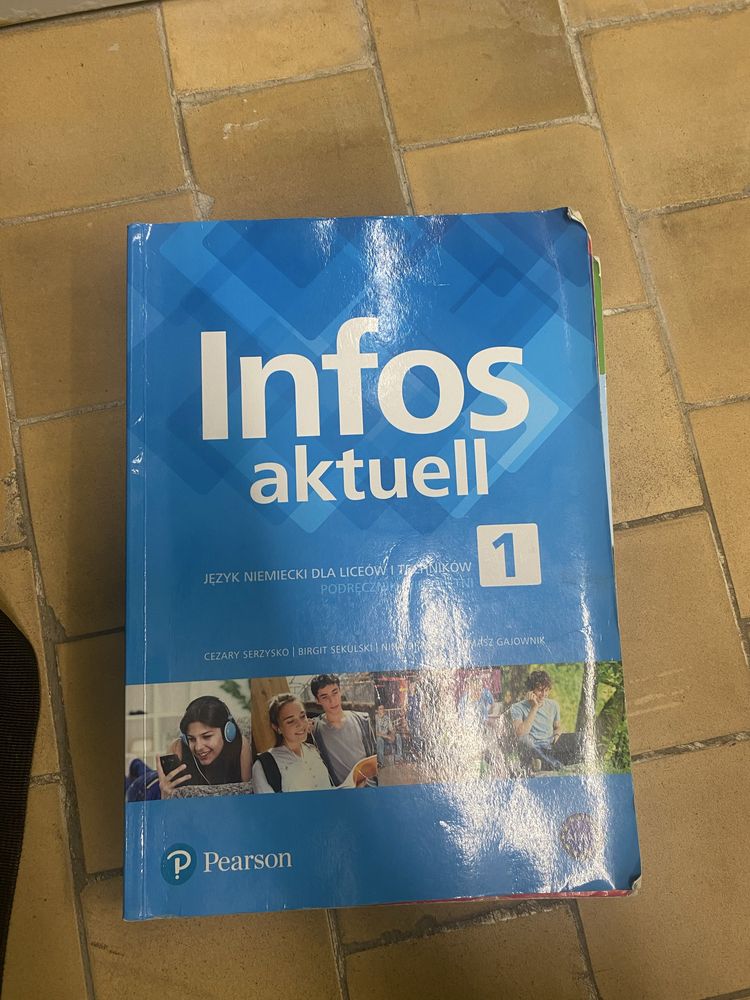Książka do j. Niemieckiego w świetnym stanie i z plyta w środku!