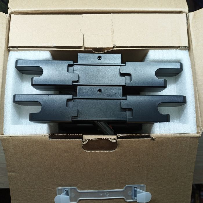 Автомобільний DVD/відеоплеєр в підголовник Naviskauto 10.1" (комплект)