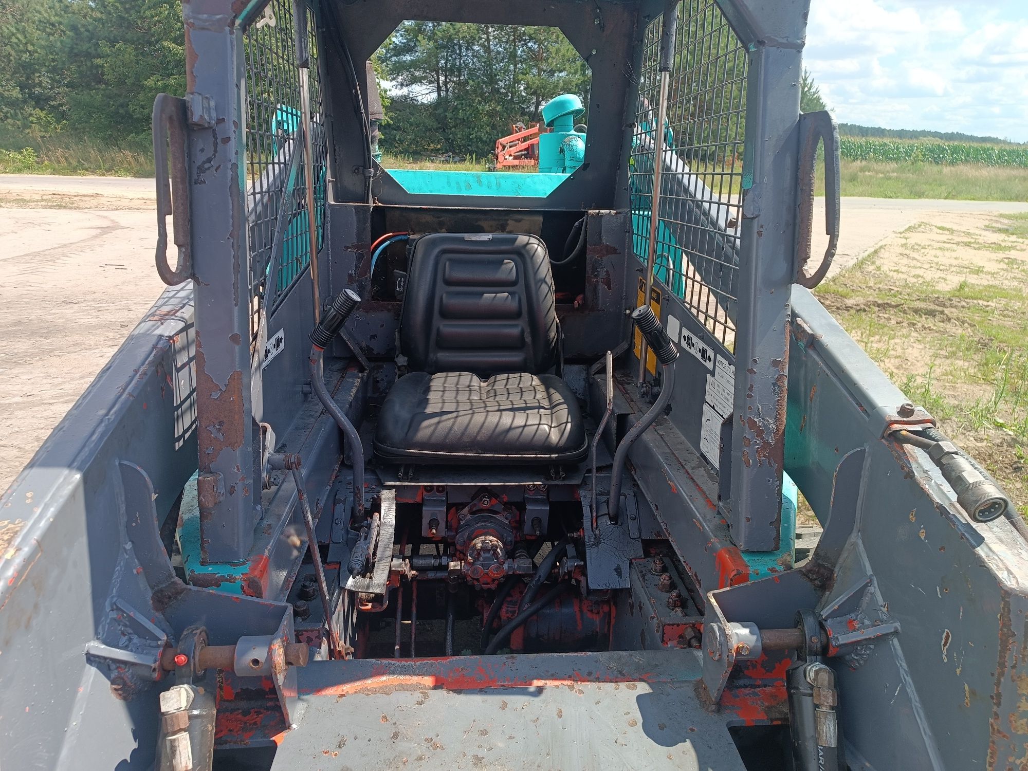 Mini ładowarka thomas bobcat nowe opony kubota