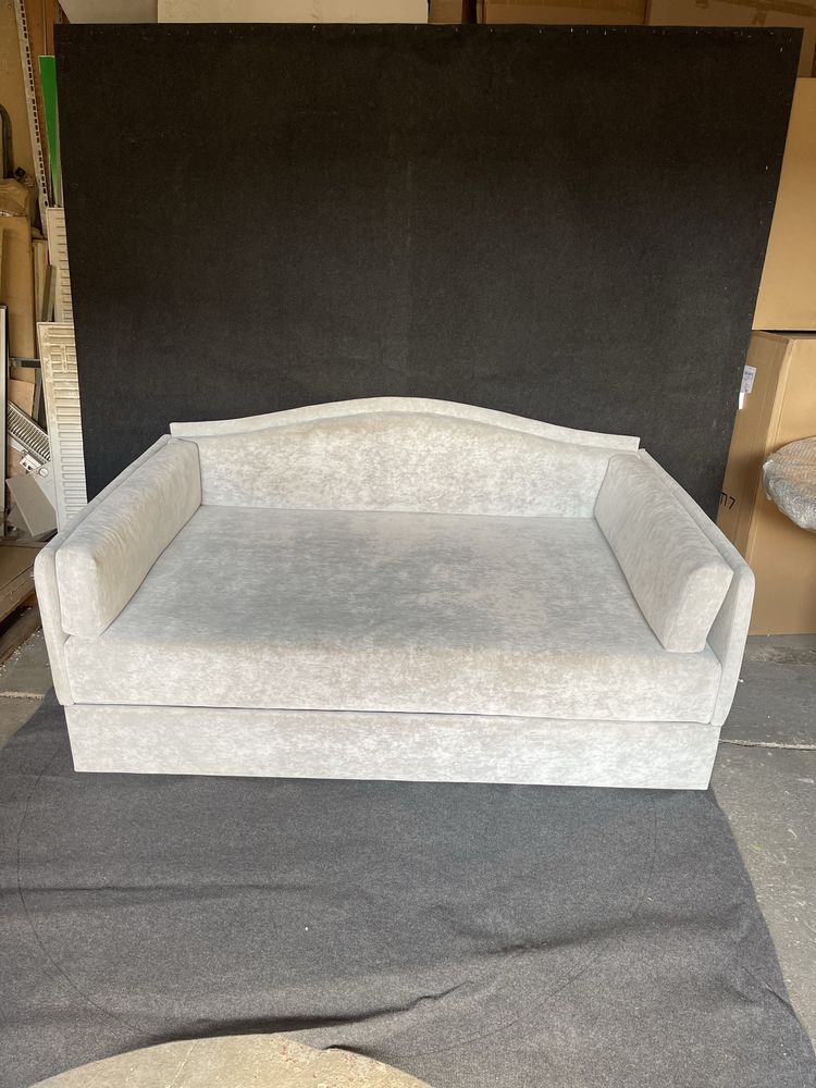 Sofa / tapczan, szara tkanina.