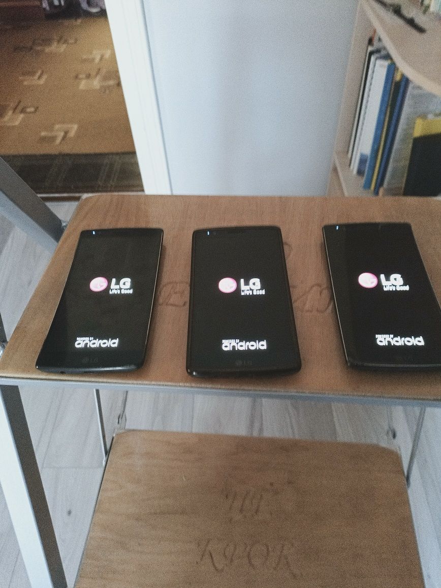 Продам три смартфони LG flex2