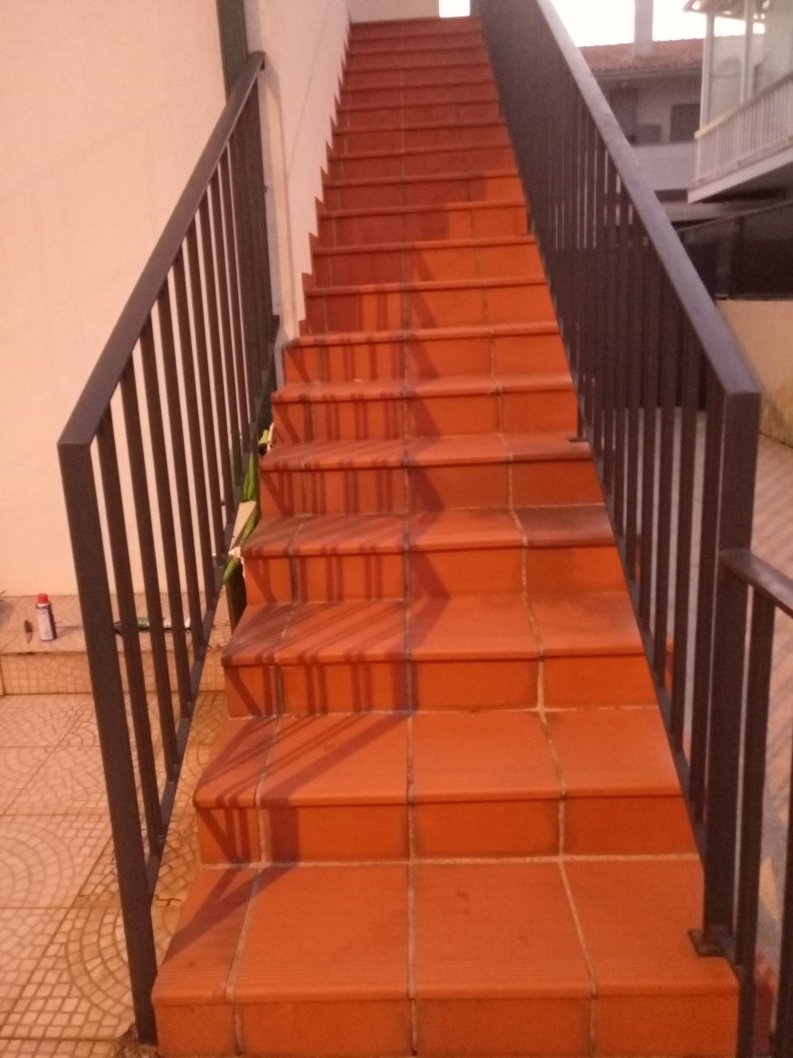 Arrenda se casa com 3 quartos em Arcozelo -Barcelos