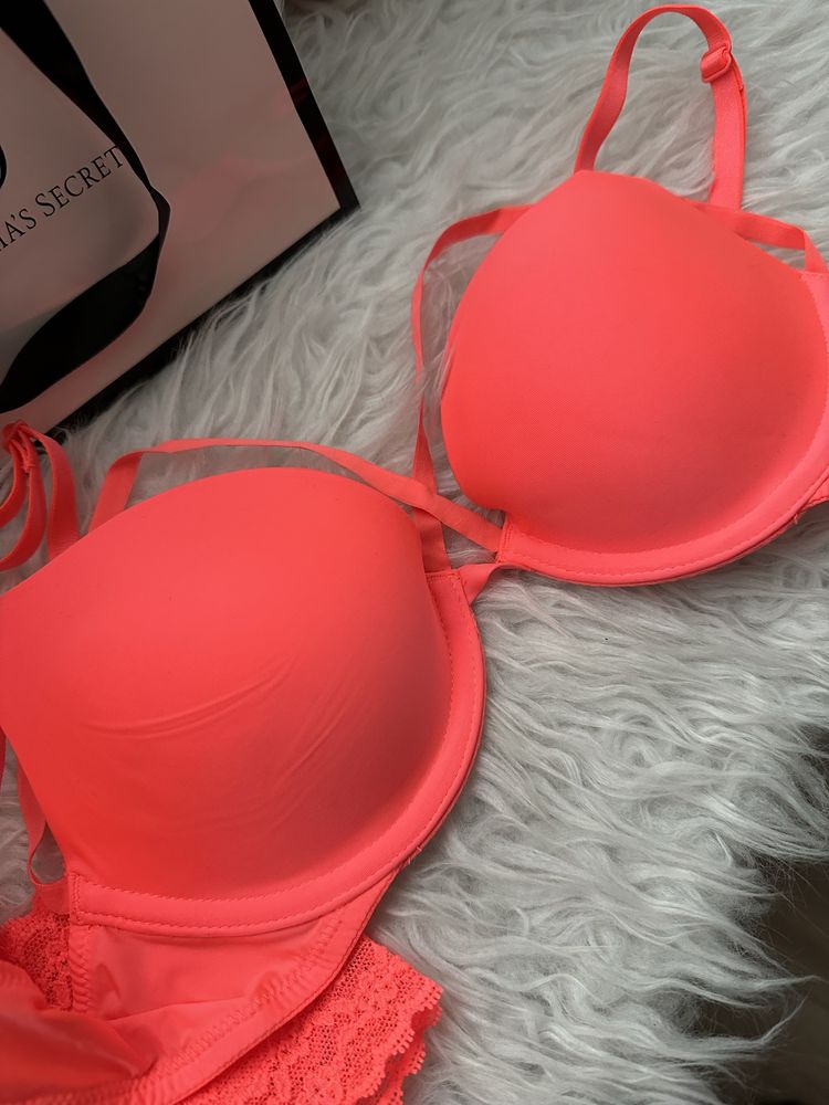 Nowy komplet bielizny Victoria’s secret biustonosz r.32A i majtki XS