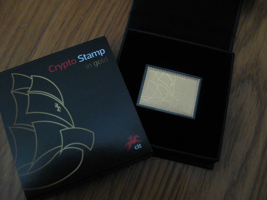 Réplica em Ouro do Crypto Stamp CTT com Estojo