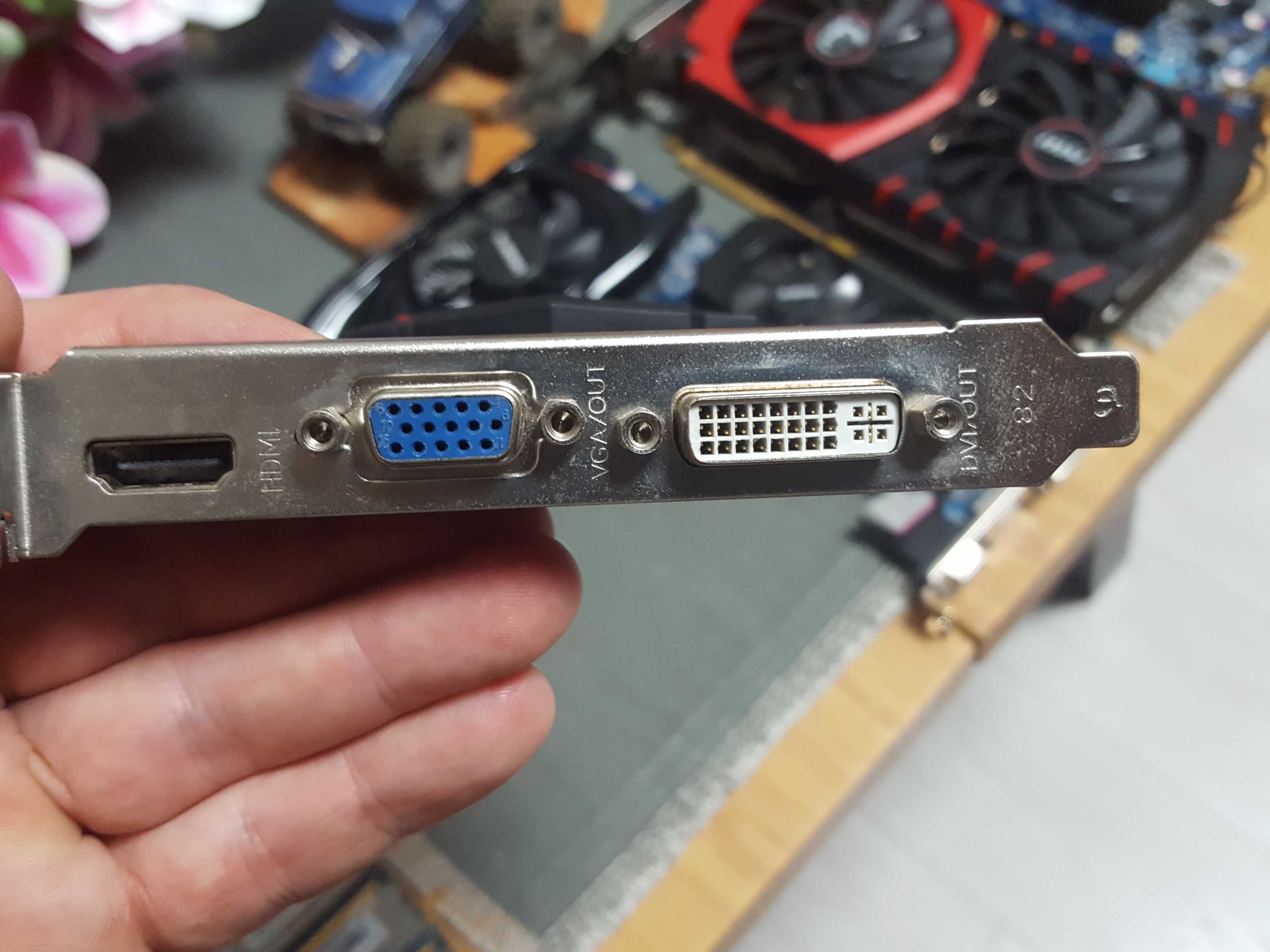 Gainward GeForce GT 220 1GB GDDR3 PCIe GT220 VGA DVI HDMI PCI-E Karta