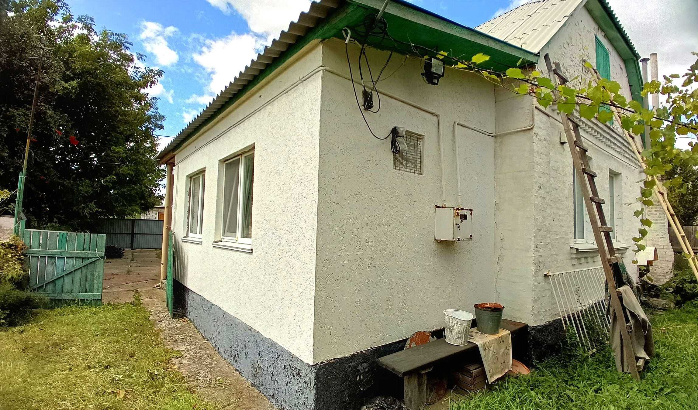 Жилий будинок зі зручностями в с.Андріївка.Часті маршрутки на Київ.