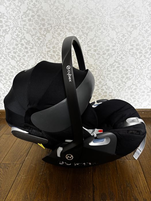 Автокрісло Cybex Cloud Z i-size Deep black чорне