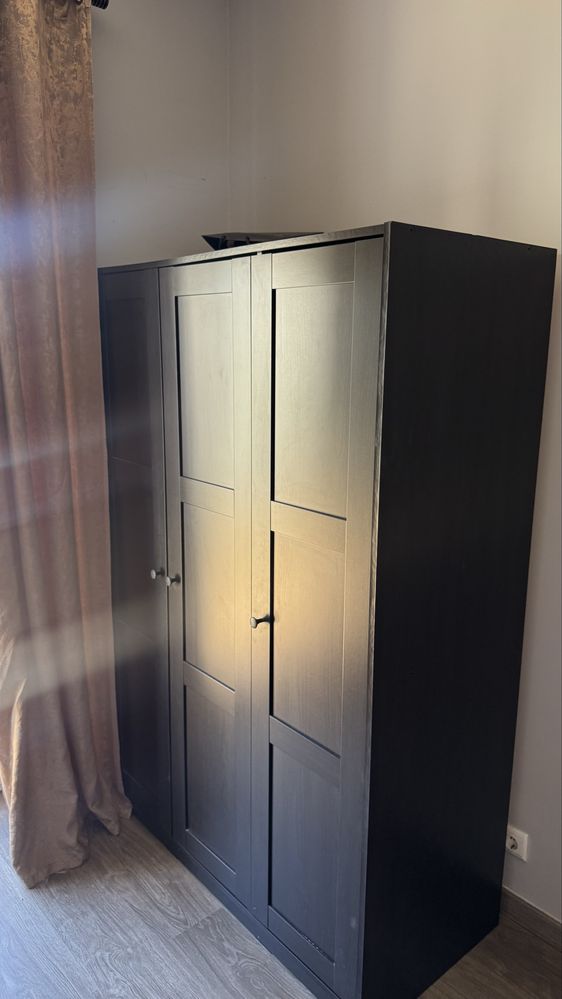 Roupeiro preto castanho ikea
